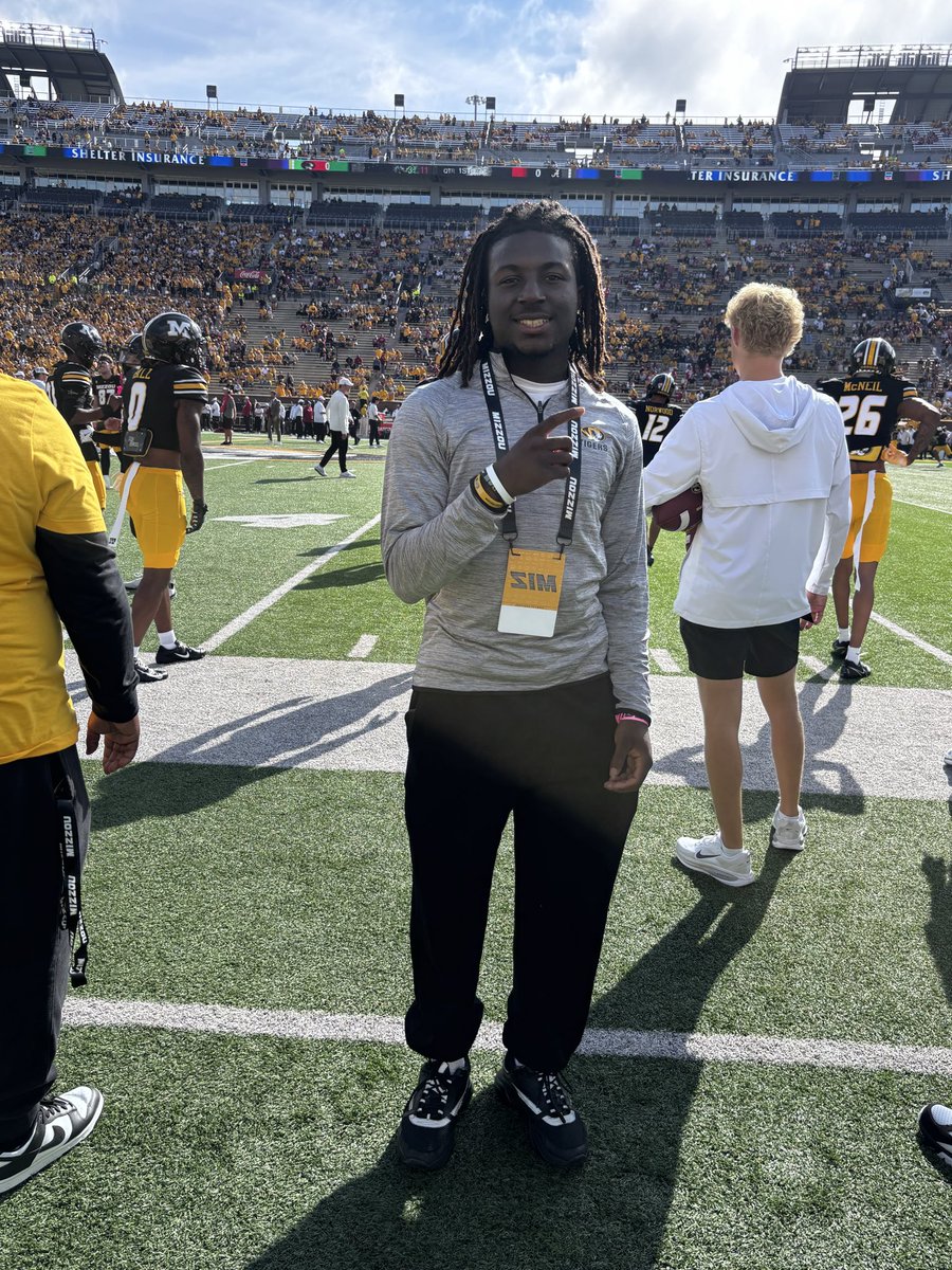 Had a great experience at <a href="/MizzouFootball/">Mizzou Football</a> yesterday. It was motivating to see all the players from my area. <a href="/CoachDocGooden/">Doc Gooden ILLSPORTS247</a> <a href="/AlthoffFootball/">Althoff Catholic Football</a> <a href="/ByronGettis/">Koach Byron Gettis Sr</a> <a href="/GSV_STL/">Gateway Sports Venue</a> <a href="/JPRockMO/">JP Rock</a> <a href="/QBHitList/">QBHitList.com</a> <a href="/PrepRedzoneIL/">Prep Redzone Illinois</a> <a href="/scottybscout/">Scott Burgess</a>