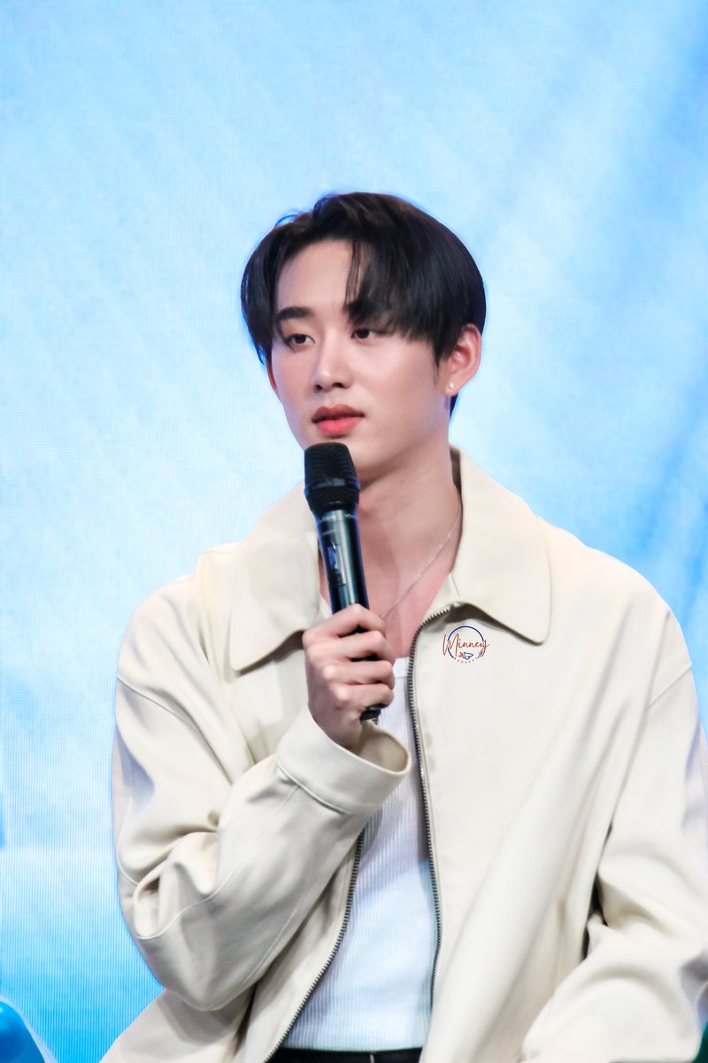 𝙀𝙨𝙩. tweet media