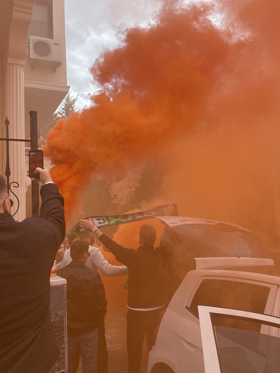 iismailbaas's tweet photo. No smoke No wedding ! @TeksasUltras https://t.co/N4AUaYTAMc