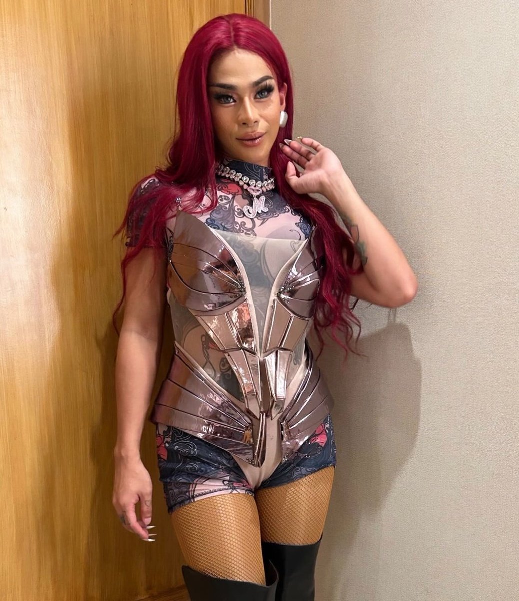 🧎🏻‍♀️