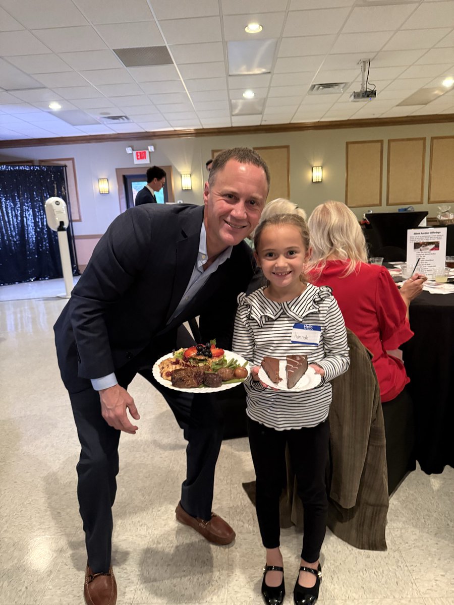 Hannah and I had a wonderful time catching up with so many great friends at last night’s Austin Blair Dinner with the Mecosta County GOP. It was such a blessing to have her by my side on the campaign trail for the evening!