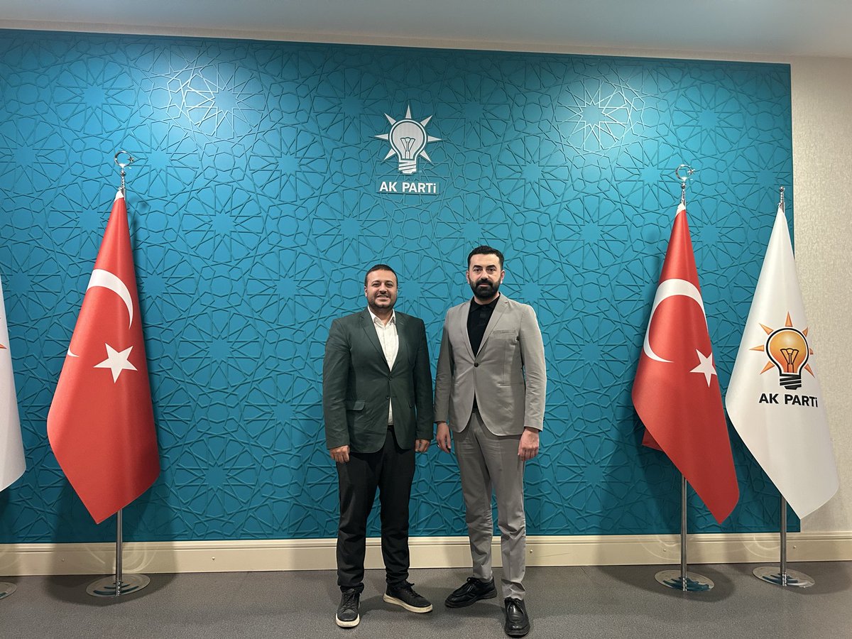Gençlik yıllarımızdan bu yana omuz omuza çalıştığım dava arkadaşım, AK Parti Sosyal İşler Başkan Yardımcısı Arif Serkan Aydemir’i ziyaret ettim.
Yeni görevinde başarılar diliyor; ülkemiz ve milletimiz için hayırlı hizmetlere vesile olmasını temenni ediyorum.<a href="/a_serkanaydemir/">Arif Serkan Aydemir🇹🇷</a>