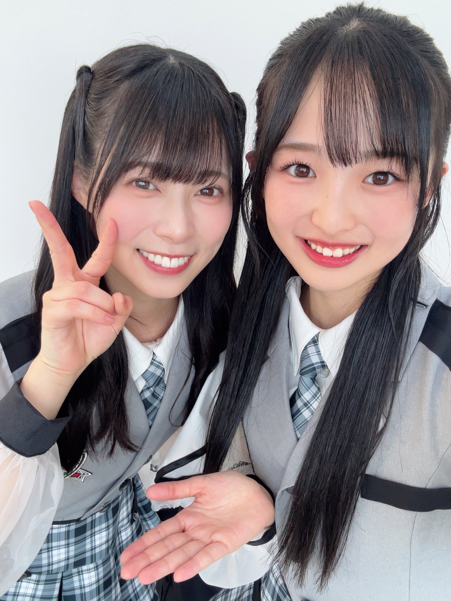 石山千尋さん NMB48 直筆サイン入り生写真 夏コン 赤背景 石山千尋さん NMB48 直筆サイン入り生写真 夏コン 赤背景 石山