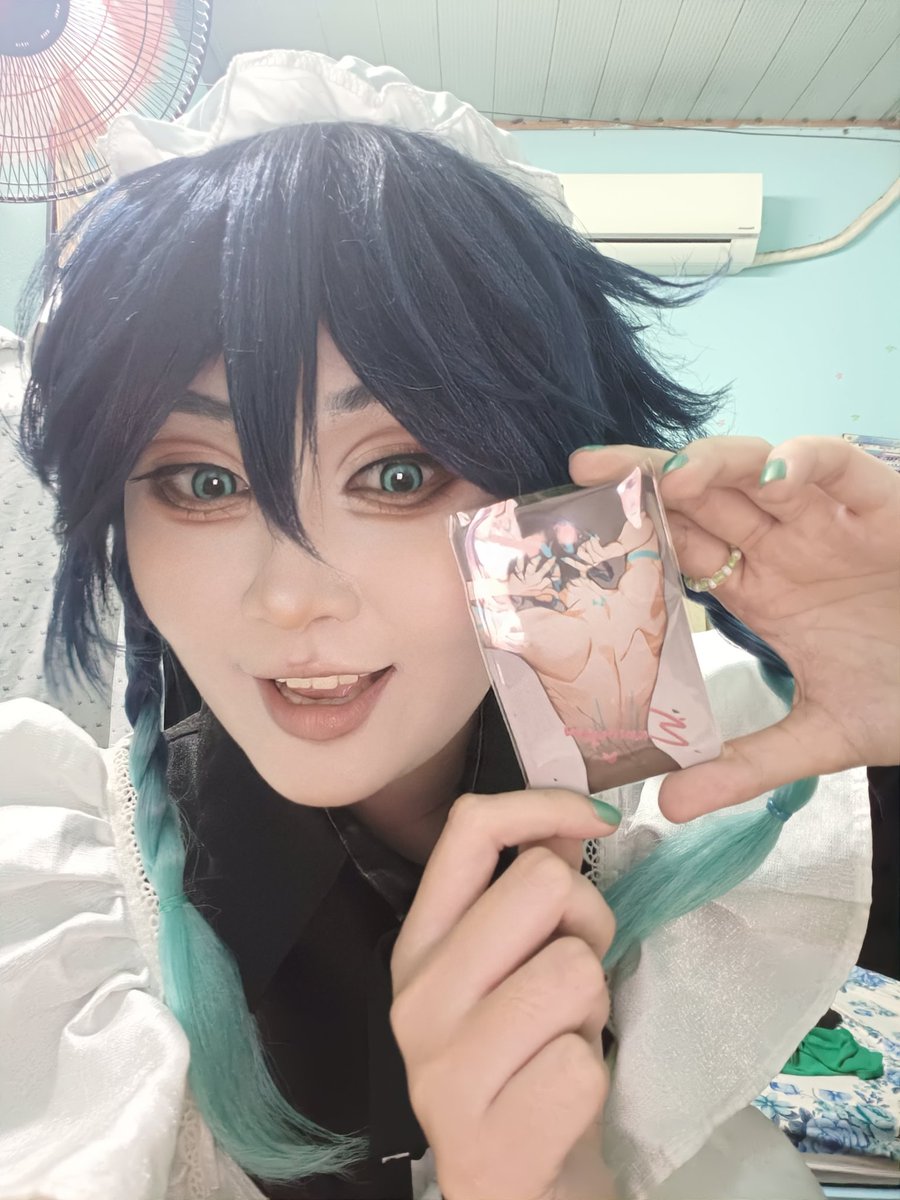 CaHe2912's tweet photo. Omg I got ms Eri sign and Venti's back card!!! I'm in heaven now!!! Yayyy #venti #erimyon https://t.co/dCkLDAZm3G