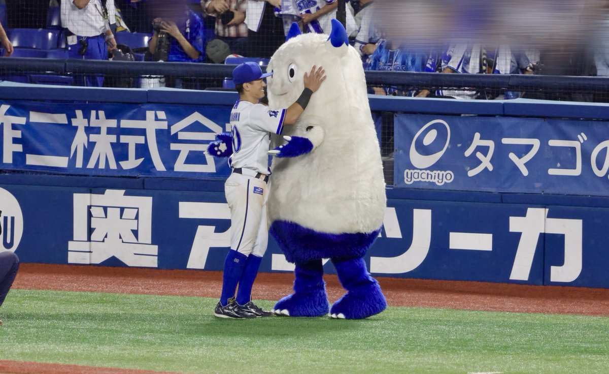mrmrk_ydb89's tweet image. マスコットだってチームの一員☺️ 2025.10.12
#baystars #林琢真 #バート #全横浜でブチあがれ