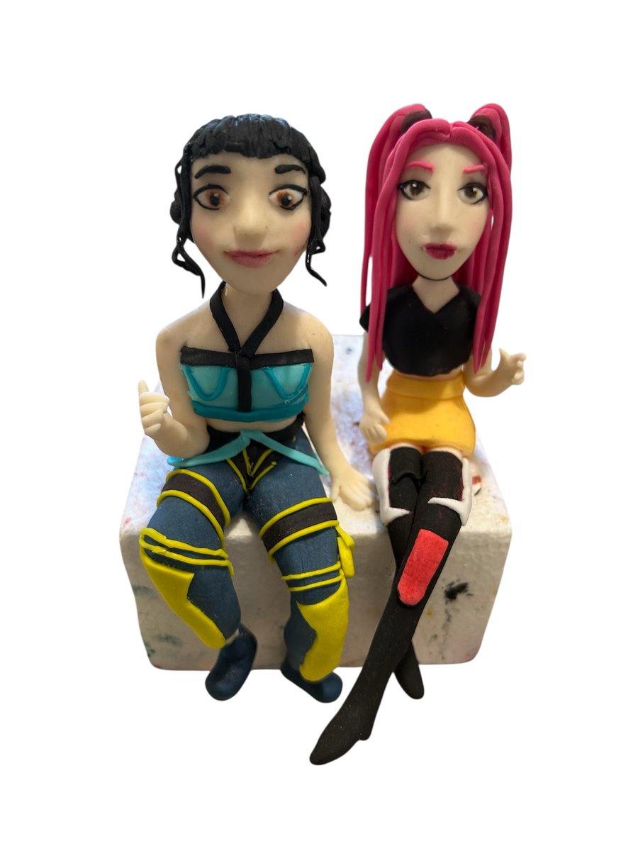 First time trying to make them for a customer. Not blooming easy 🙈 2 down and 1 to go
#KPOPDEMONHUNTERS