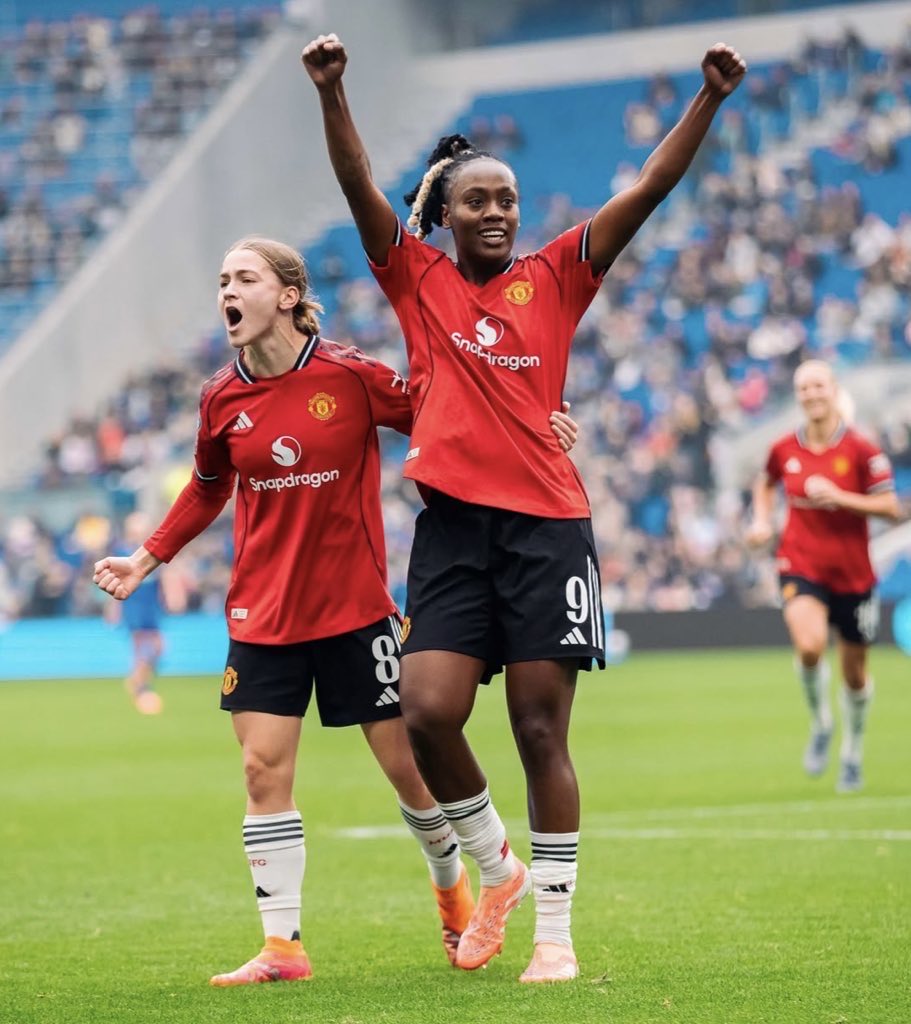 Man United W have started this season very strong. 

✅4-0 vs PSV
✅1-0 vs Hammarby 
✅4-0 vs Leicester 
❌1-0 vs SK Brann
✅1-5 vs London City Lionesses
✅3-0 vs SK Brann
🤝0-0 vs Arsenal
✅0-2 vs Liverpool 
🤝1-1 vs Chelsea
✅1-0 vs Vålerenga
✅1-4 vs Everton 

#MUWomen