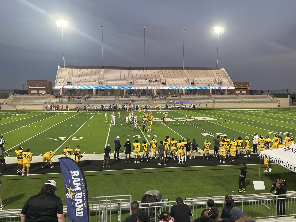 Had a great time yesterday at <a href="/TxWesFootball/">TxWes Football</a> watching them dominate. Huge thanks to <a href="/CoachWelde/">Charles Welde</a> for inviting me out!! 

<a href="/RecruitRouse/">RecruitRouseRaiders</a> <a href="/RouseRaidersFB/">Rouse High School Football BC</a> 
<a href="/CoachLBrooks/">Lexi Brooks</a> <a href="/1RoUSeFB/">JoshuaMann#1RoUSe</a>