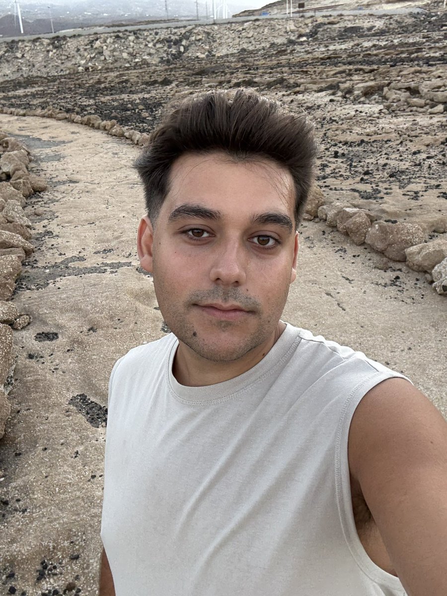 Daavidriveraa's tweet image. Que bien sienta el sol y la playita 🥵☀️