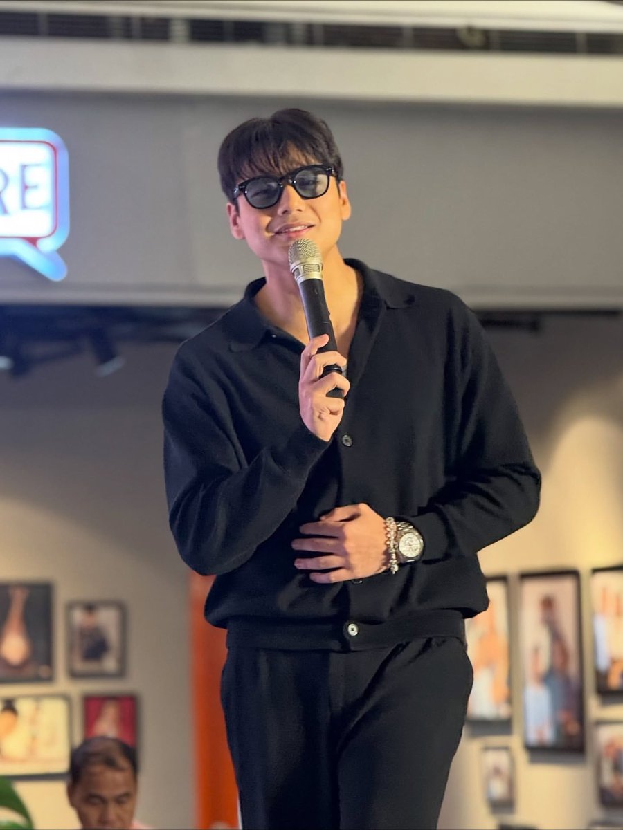 parakayriver's tweet image. 𝙍𝙄𝙑𝙀𝙍 𝙎𝙋𝙊𝙏𝙏𝙀𝘿!

River was spotted in a post on Star Magic&apos;s social media accounts. 

Facebook
🔗: facebook.com/share/p/1T1wEm…
Instagram
🔗: instagram.com/p/DPs22UTgAMw/…

#RiverJoseph | River Joseph | #retRIVERs