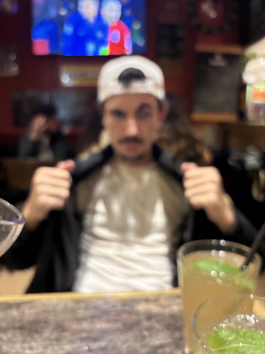 eth4nal's tweet image. Entrain de boire en la mémoire du #gpexplorer #TheLastRace , c’est dur je pleure depuis 1 semaine …