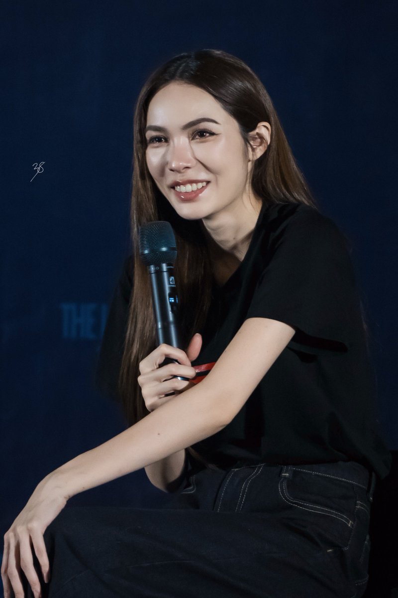 everythngwbcl_a's tweet image. คนที่ยิ้มสวยที่สุดคนนี้ เป็นของคุณนะคะ

MAJOR X EL TRON ARES 
 #TronAresTHxENGLOT
#ชาล็อตออสติน @itscharlotty