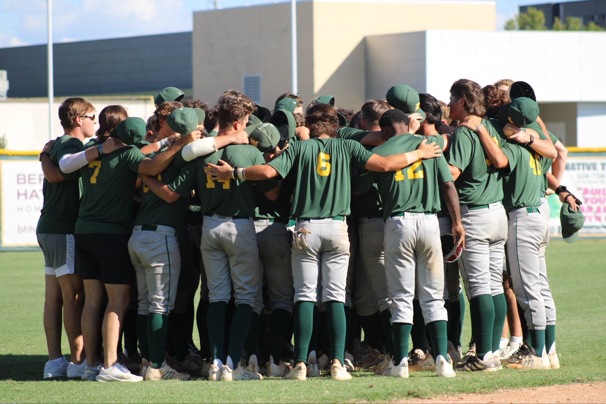 Delgado Athletics (@delgadodolphins) on Twitter photo Weather ✅
Rooney ✅
Win ✅✅ Weather ✅
Rooney ✅
Win ✅✅