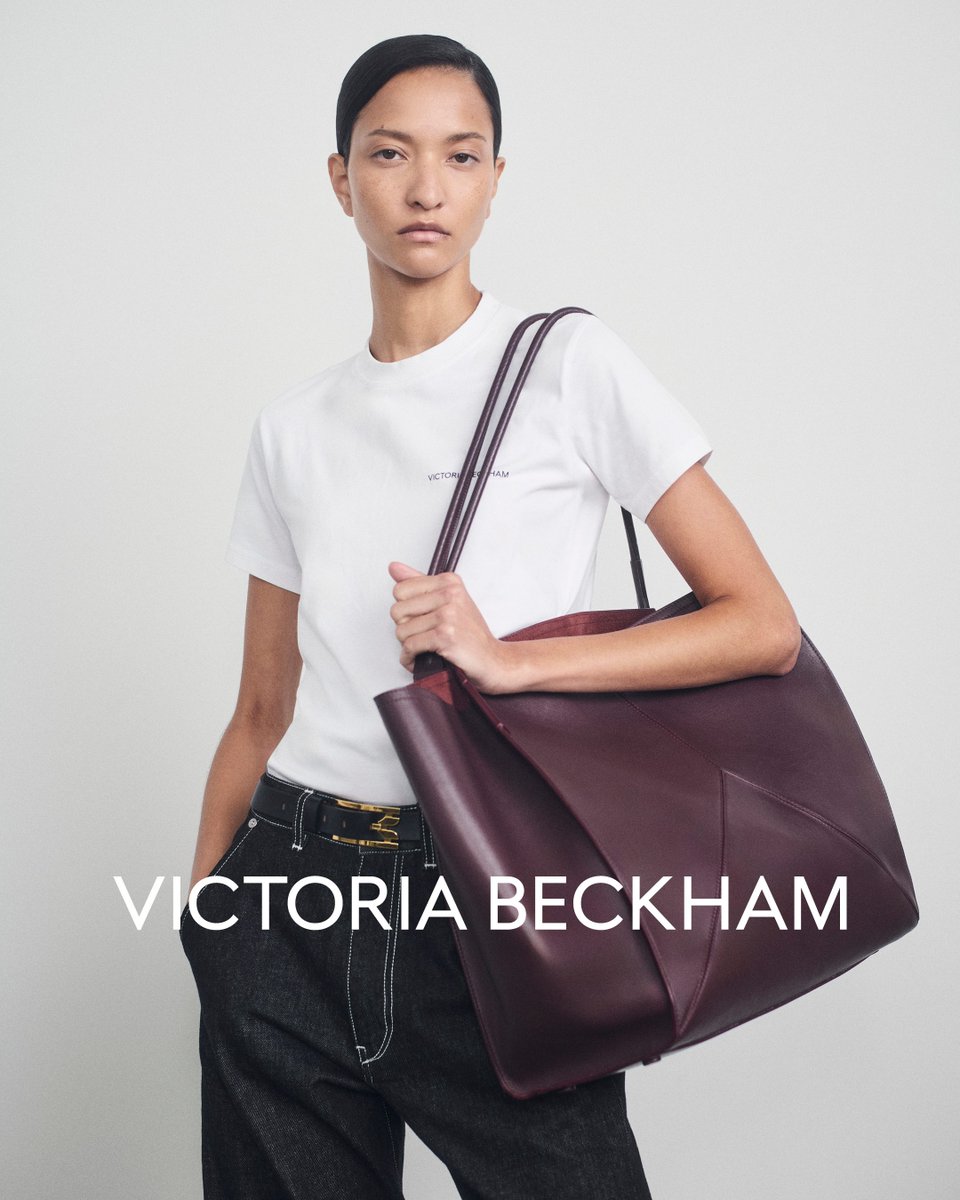 victoriabeckham's tweet image. Quietly confident and endlessly versatile, denim pairings are worn with the #VictoriaTote to redefine contemporary workwear silhouettes.

Get the looks &amp;gt;&amp;gt; victoriabeckham.visitlink.me/cJzWO9