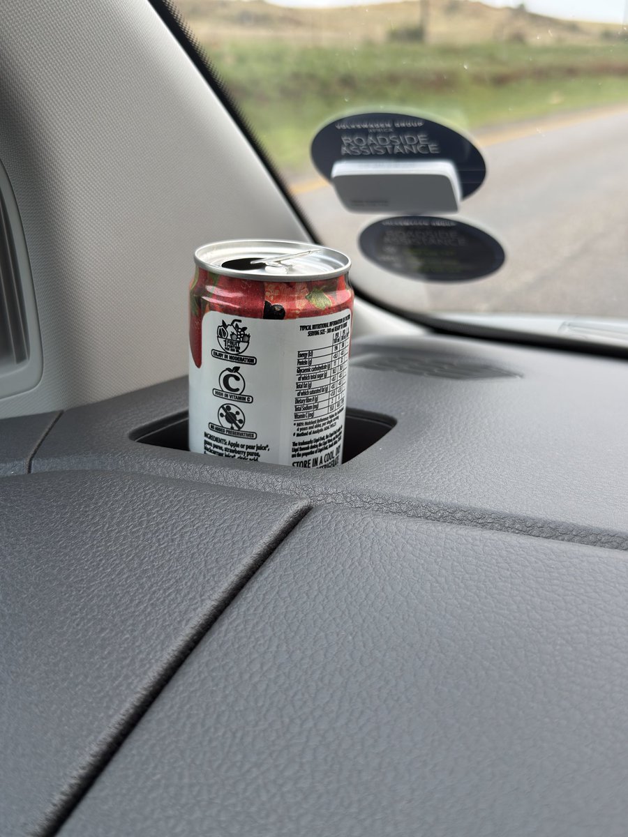 mtura712's tweet photo. So there’s storage compartment in abundance,also there’s charging points all over the bus to cater for the passengers,that was never the case on the outgoing T6.1 Kombi/ Transporter. #NewVolkswagenTransporter
#VWTransporterLaunch
#DrivenToDoMore
#TransporterPressLaunch2025 https://t.co/VZZ0Nq5tzG