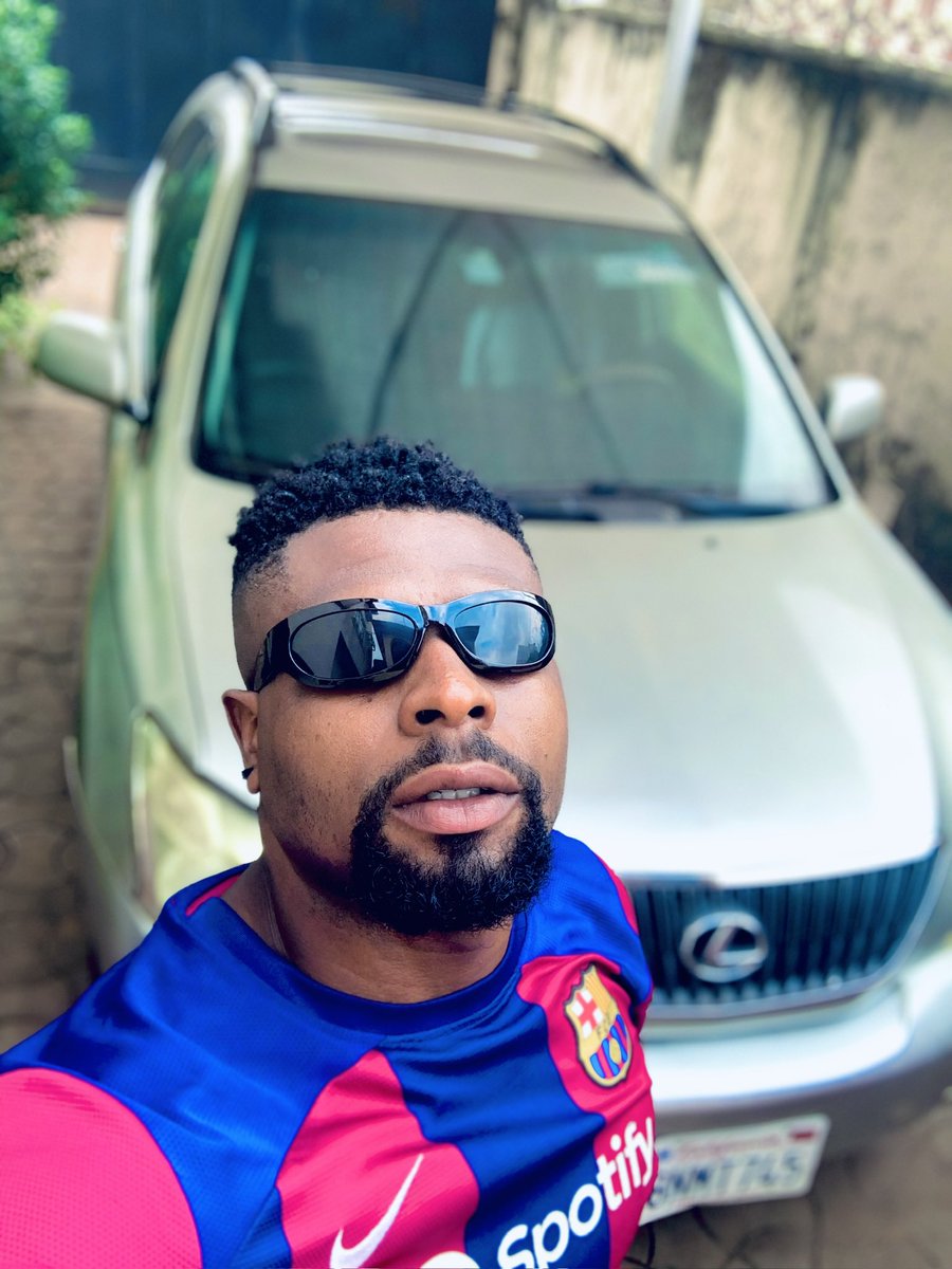 KingFrank102's tweet image. Single and trying to secure a job fess 😭
Na patience you go really get if you wan date me 😭😹