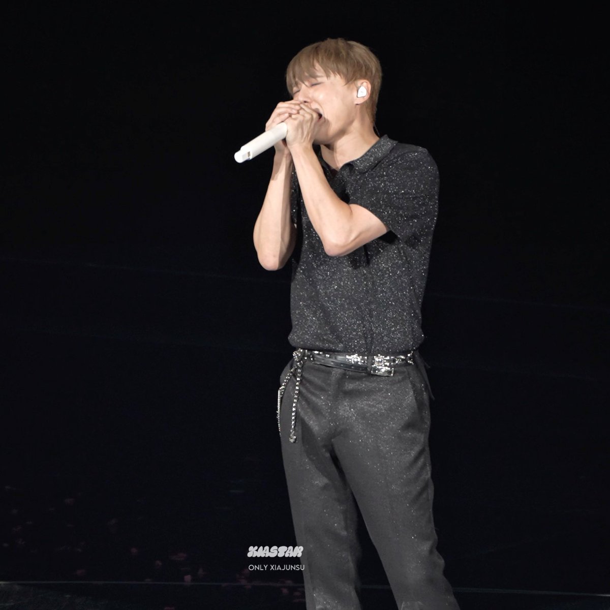 [4K 60p] 251012 김준수 - 다른 누구도 대신 못할 너 XIA 2025 CONCERT Chapter 2 : Festa youtu.be/CWIkWYh_1rs?si…