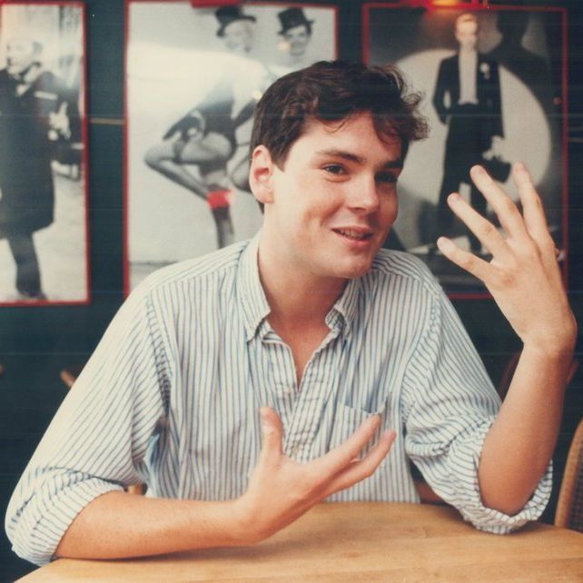 To many Canadians, Jonathan Crombie will always be Gilbert Blythe from Anne of Green Gables but he did so much more in his life and career.
He was a great Canadian actor, taken far too soon.
This is his story

🧵1/12