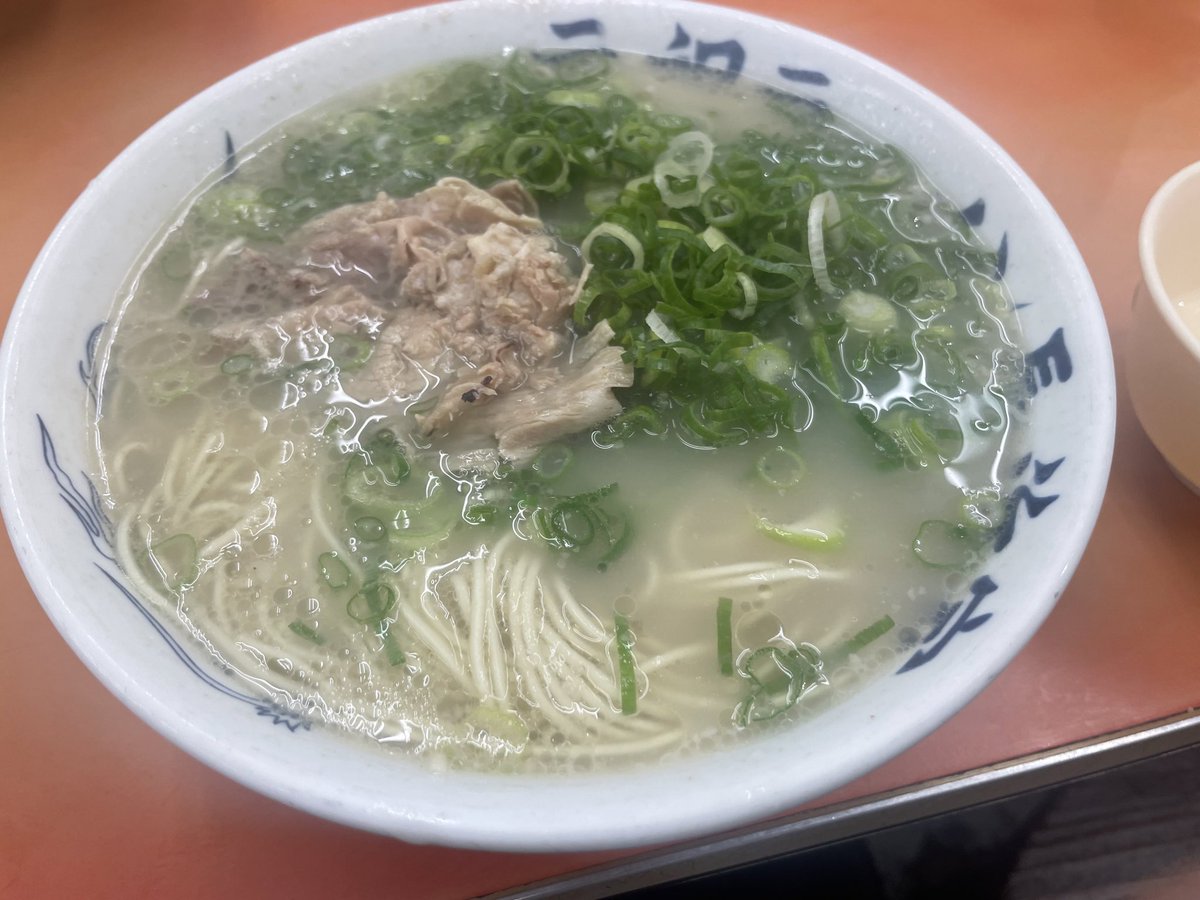 Saba_3soni's tweet photo. 福岡行ってよく分からんことばっかしてるのおもろい https://t.co/h9E6J2EEKd