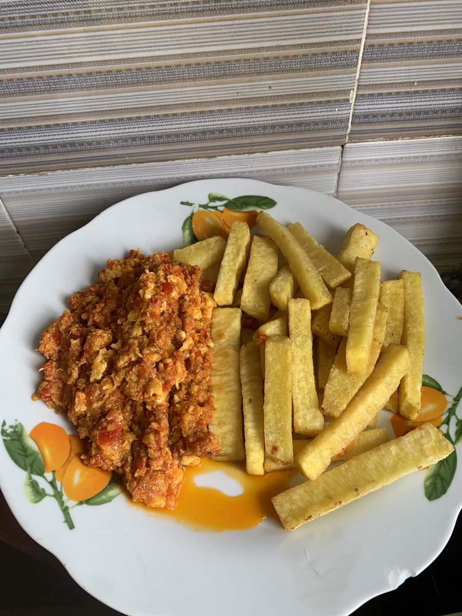 Atilolahafeezah's tweet image. Hand or fork??? 😌