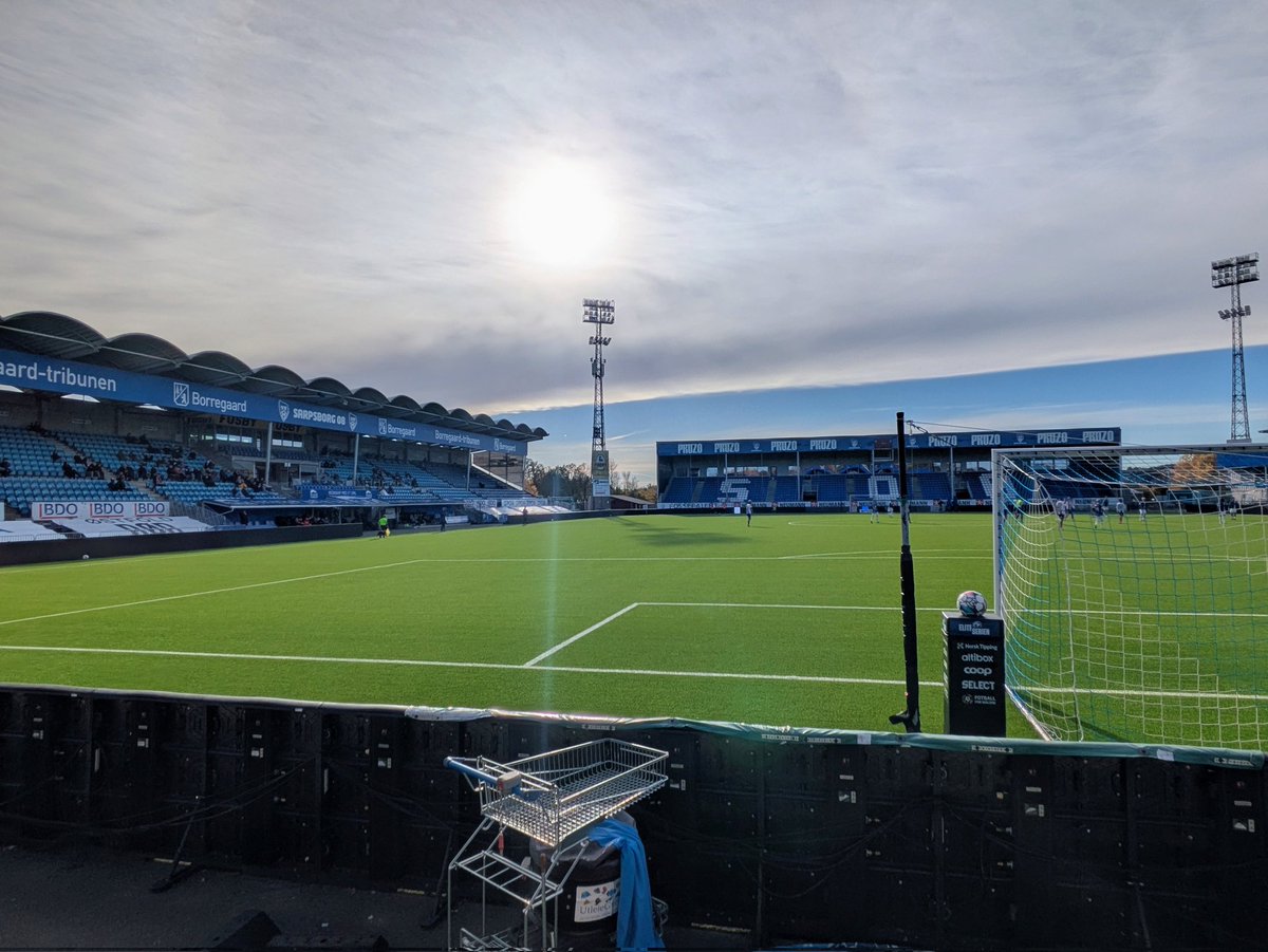 Sarpsborg 08 2 - Kvik Halden FK 
Sarpsborg Stadion 
3 div avd 6 
#kvikhfk

0-2. Testa bortefeltet her da 😂 Krise sted å miste telefon under stillaset iallefall!