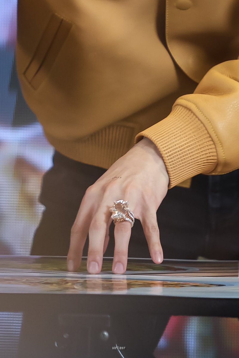 251012

blink blink ﾐ☆ <a href="/BamBam1A/">BamBam</a>
#BamBam #뱀뱀 #GOT7⁠ #갓세븐
#TMCLIVExBamBam_HOMETOWN