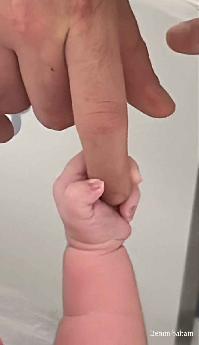 #BarışBaktaş baba oldu. Ünlü oyuncu, oğullarına Adar Doruk ismini verdiklerini duyurdu. 😍