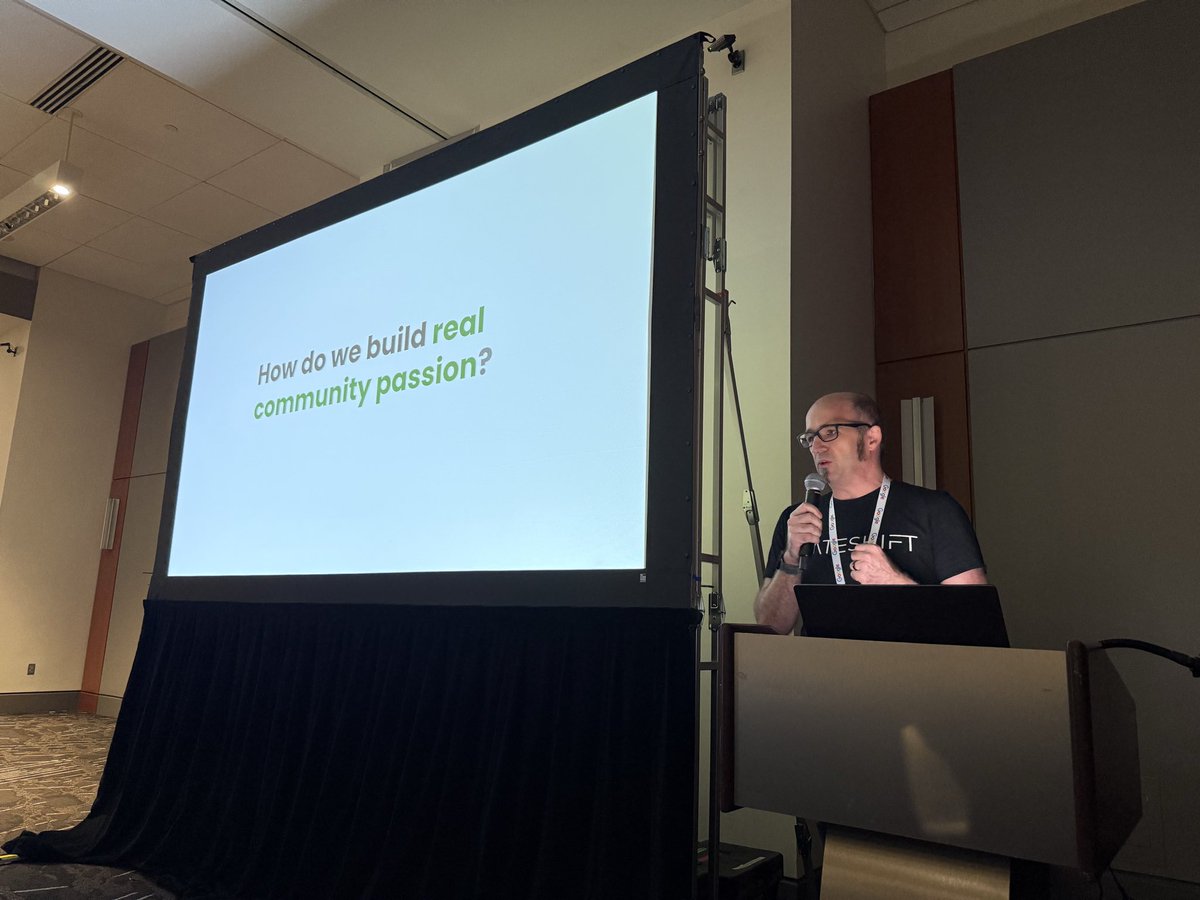 ajolo's tweet photo. At #CommunityLeadershipSummit, @jonobacon delivering the welcome speech https://t.co/CwhCIeRATK