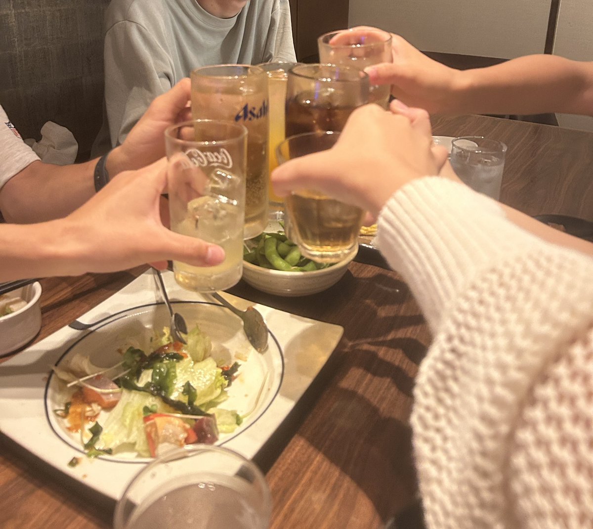 ainote_ob's tweet photo. 【ようやく！！】
第1回あいのて飲み開催🍻

みんな飲めるようになったので飲み会を開催しました！(若干1名お酒に懲りてアルコールを入れなかった人がいますが)

楽しかったね〜〜🫶🫶
求 定期開催。
(文責：くじょー) https://t.co/AZNcNk0Xyi