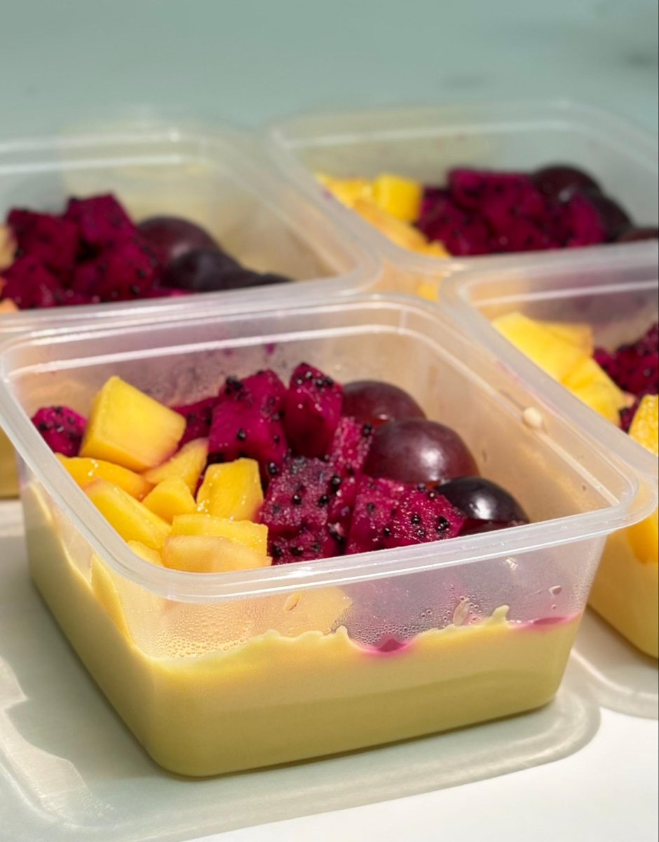 amirkasturi022's tweet photo. Hi. Assalamualaikum 🫡

🤲🏻 Ada tak warga kuantan yang teringin nak makan puding buah 😘🤍

Pre order~COD Kuantan

*PUDING BUAH 🍇🥭💜*

RM 8 
*Tak Termasuk COD*

Wasap untuk order

https://t.co/ANtVnojFJc

#Kuantan #KuantanDessert #Dessert #PudingBuah #KuantanViral #MakananViral https://t.co/sYdqroULYc