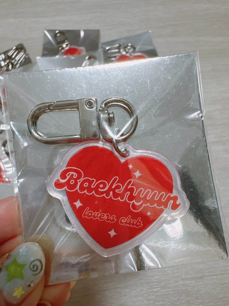 rainycotton's tweet photo. Will be giving out these Baekhyun key rings on 1 Nov! 

- Limited sets so giving out on fcfs basis!
- Just RT and show me when you approach me!

Will announce exact location and timing again! See you there! 

#BAEKHYUNinSG #ReverieSINGAPORE #ReverieTour https://t.co/9nHCjhn0rH
