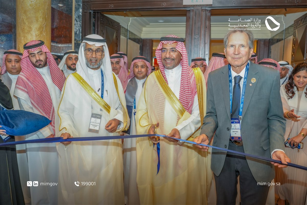 mimgov's tweet image. معالي وزير #الصناعة_والثروة_المعدنية أ. بندر الخريّف، يدشّن النسخة الأولى من مؤتمر ومعرض GEOMIN 2025 بجدة، تحت شعار: &quot;إعادة تعريف استكشاف المعادن.. الفرص والإمكانات&quot;، والذي تنظمه @SgsOrgSa بالتعاون مع جمعية المستكشفين الجيوفيزيائيين الدولية SEG.