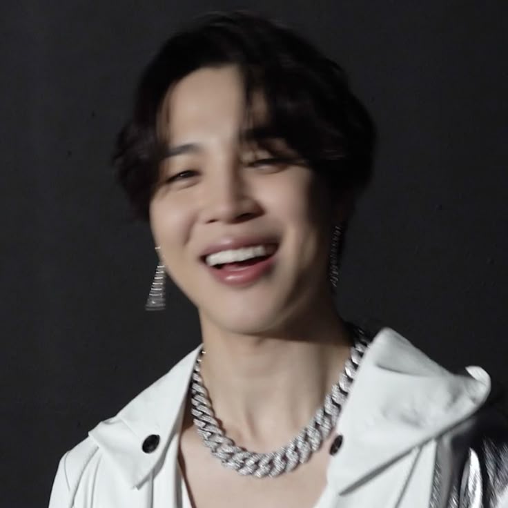 سی سال نوری، سی سال لبخند، سی سال عشق...
جیمین، دنیا بدون تو قطعاً یه چیزی کم داشت 
HAPPY BIRTHDAY JIMIN
#HappyJiminDay 
#OurMuseJimin
#30YearsofLove