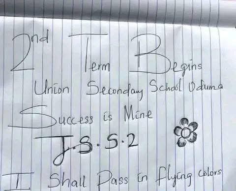 KilobyteGraphix's tweet image. If you did this in secondary school and you are a graphic designer, don&apos;t worry, 

You are on the right track. 😁🤝