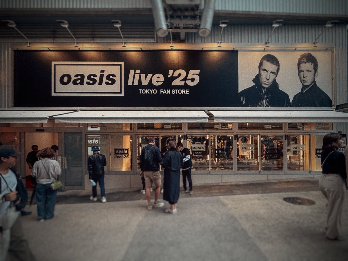 kurakun's tweet photo. #OasisLive25 #lookback25 #tokyo https://t.co/fAGZcpe0eU