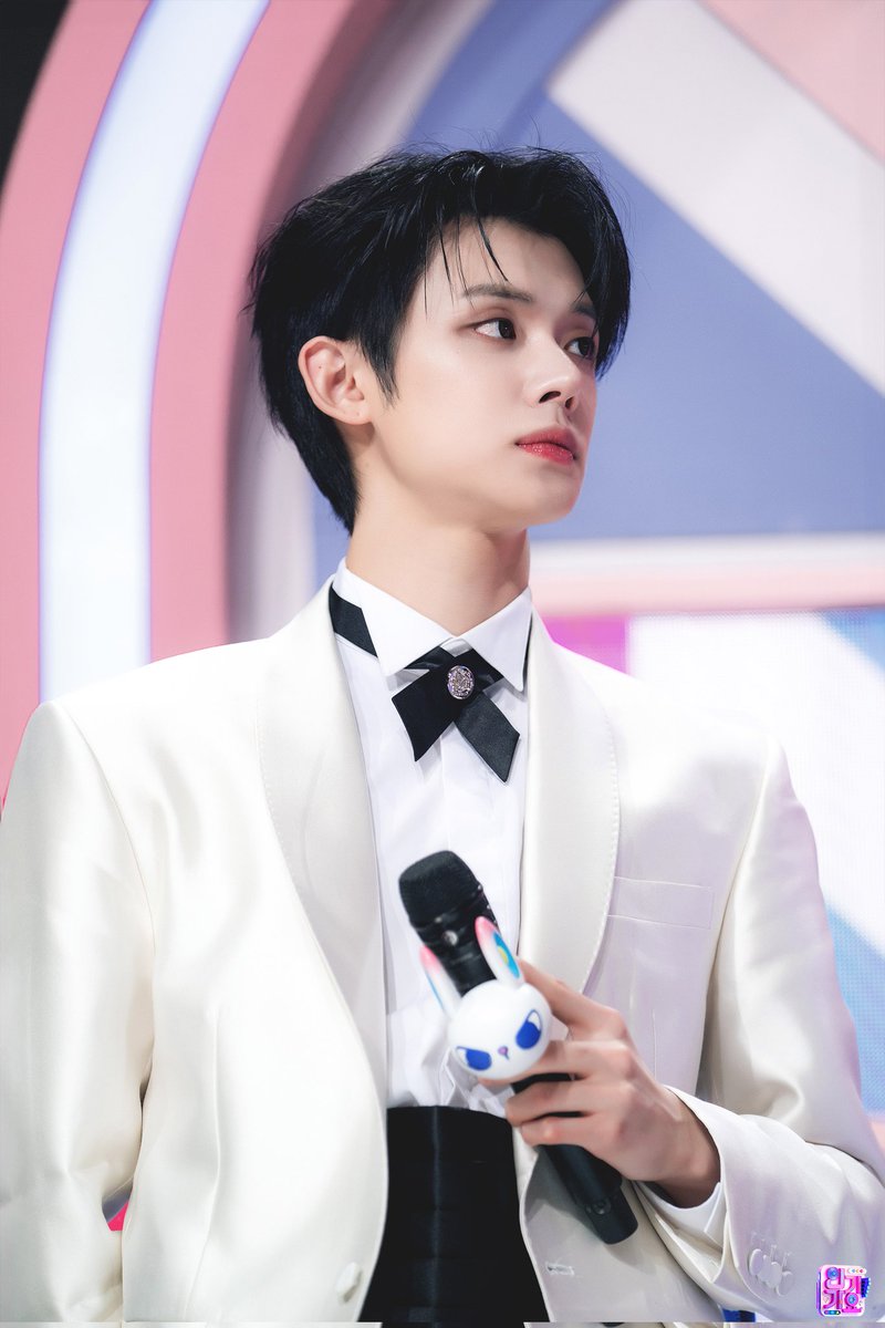 Yeonjun 🝳 tweet media