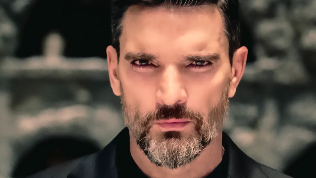 BryanL152's tweet image. Julian Gil podría ser uno de los villanos de #SomosFamilia la nueva producción de Ignacio Sada Madero para TelevisaUnivisión que prepara basada de la obra homónima argentina de 2014 llegará en Mayo 2026 a las 8:30pm por el @Canal_Estrellas 📰 CDFamosos @juliangil @Nachosada