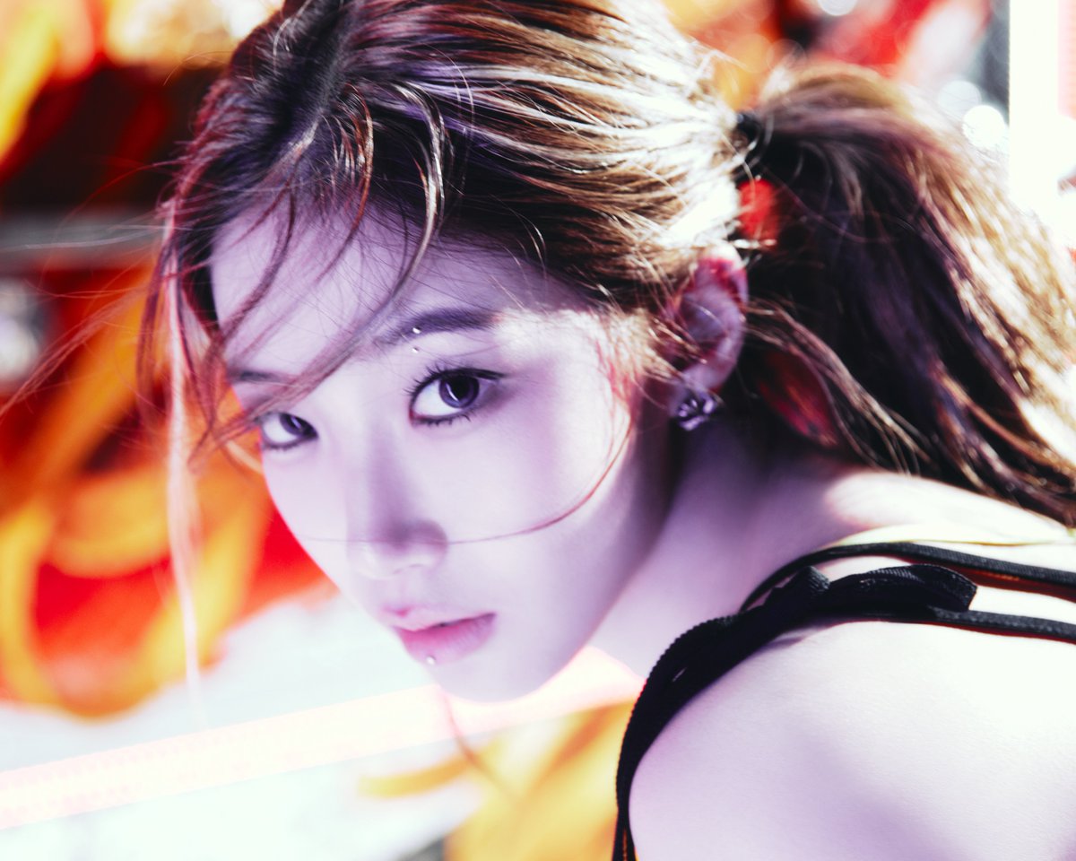 SOURCEMUSIC's tweet image. CHEEKY NEON PEPPER🌶️
2025.10.24 1PM (KST) | 12AM (ET)
💿Pre-save & Pre-order
le-sserafim.lnk.to/SPAGHETTI
#LE_SSERAFIM #르세라핌
#EAT_IT_UP_SPAGHETTI