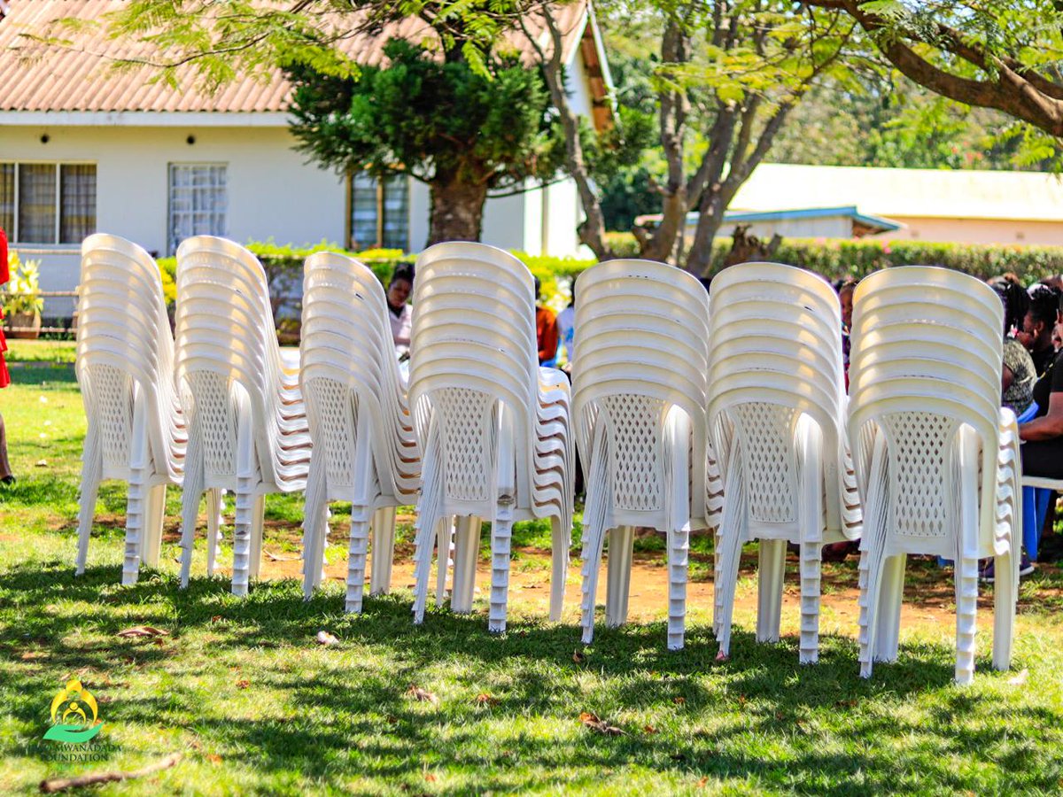 jiwo254's tweet photo. Yesterday, we joined the Kisumu Winam Women Network for an empowerment session centered on strengthening women’s economic resilience. In response to their request, we delivered plastic chairs to support their income-generating initiatives,a  meaningful step toward sustainability. https://t.co/E4hi46pL4k