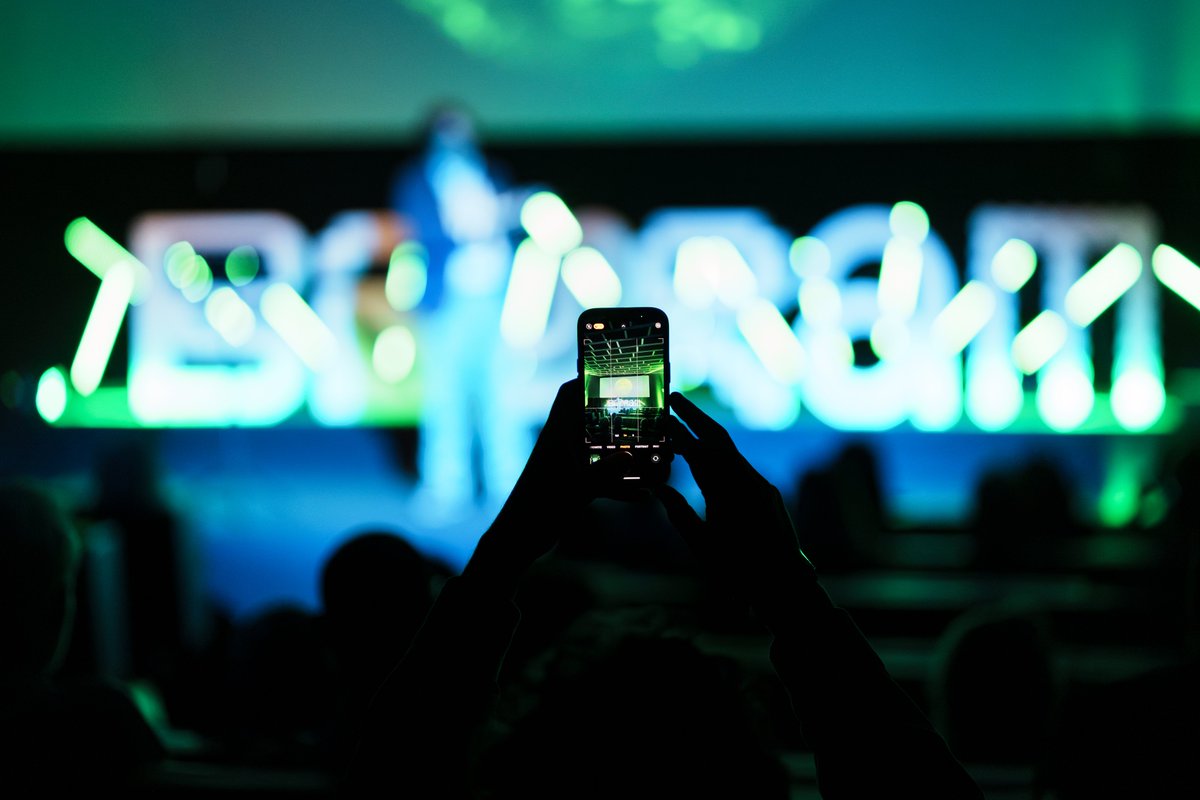 🌌 Un vecchio e un nuovo patto generazionale

Luca Josi • Antonio Funiciello • Barbara Alberti • Guidalberto Bormolini • Guido Maria Brera • Giulia Bonaudi • Sebastiano Caputo