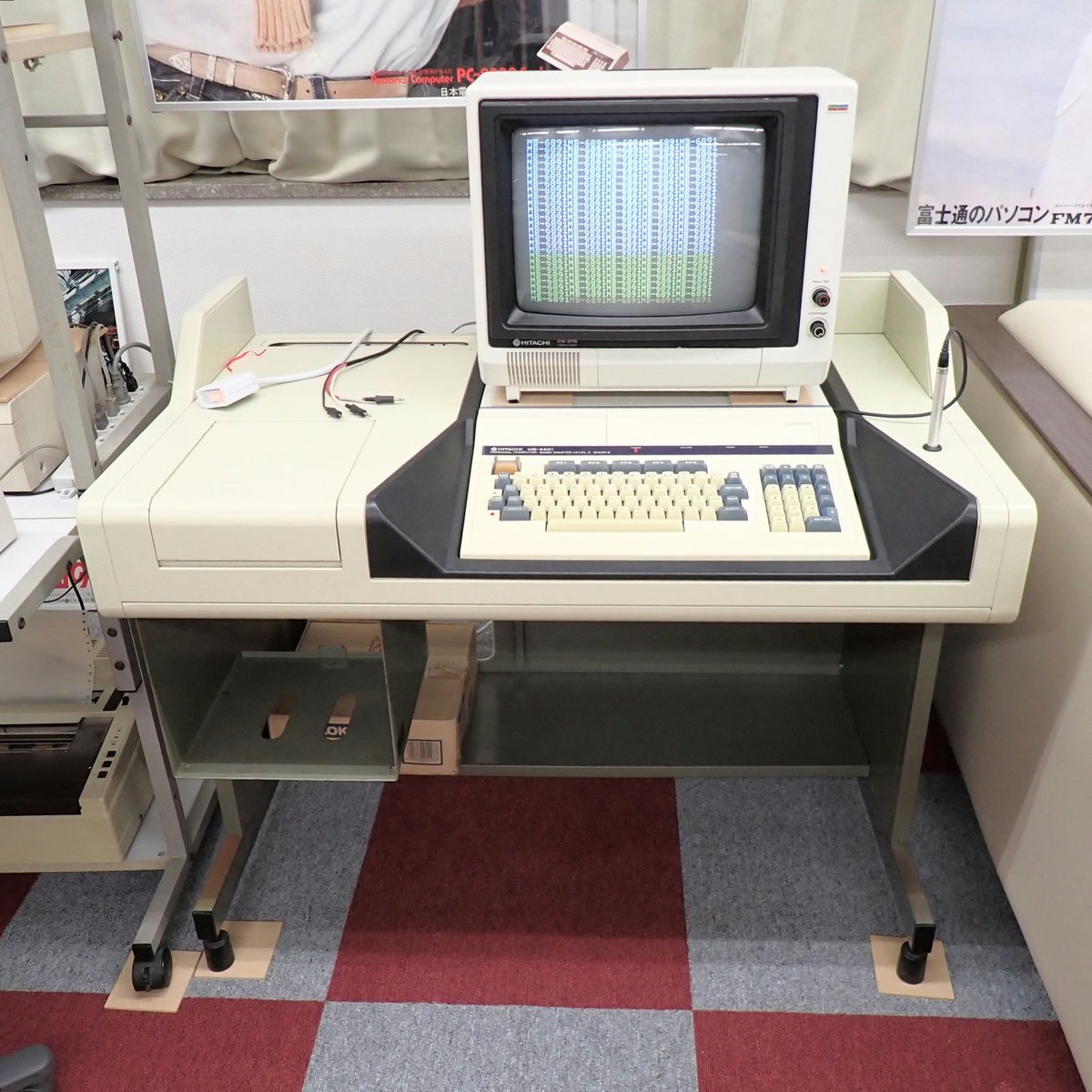 勝俣昌己(北海道稚内市)様より、日立製作所 ベーシックマスター レベル３ マーク２(MB-6891)と、純正モニター、専用ライトペン、専用パソコンデスクを寄贈いただきました。
寄贈いただき感謝いたします。