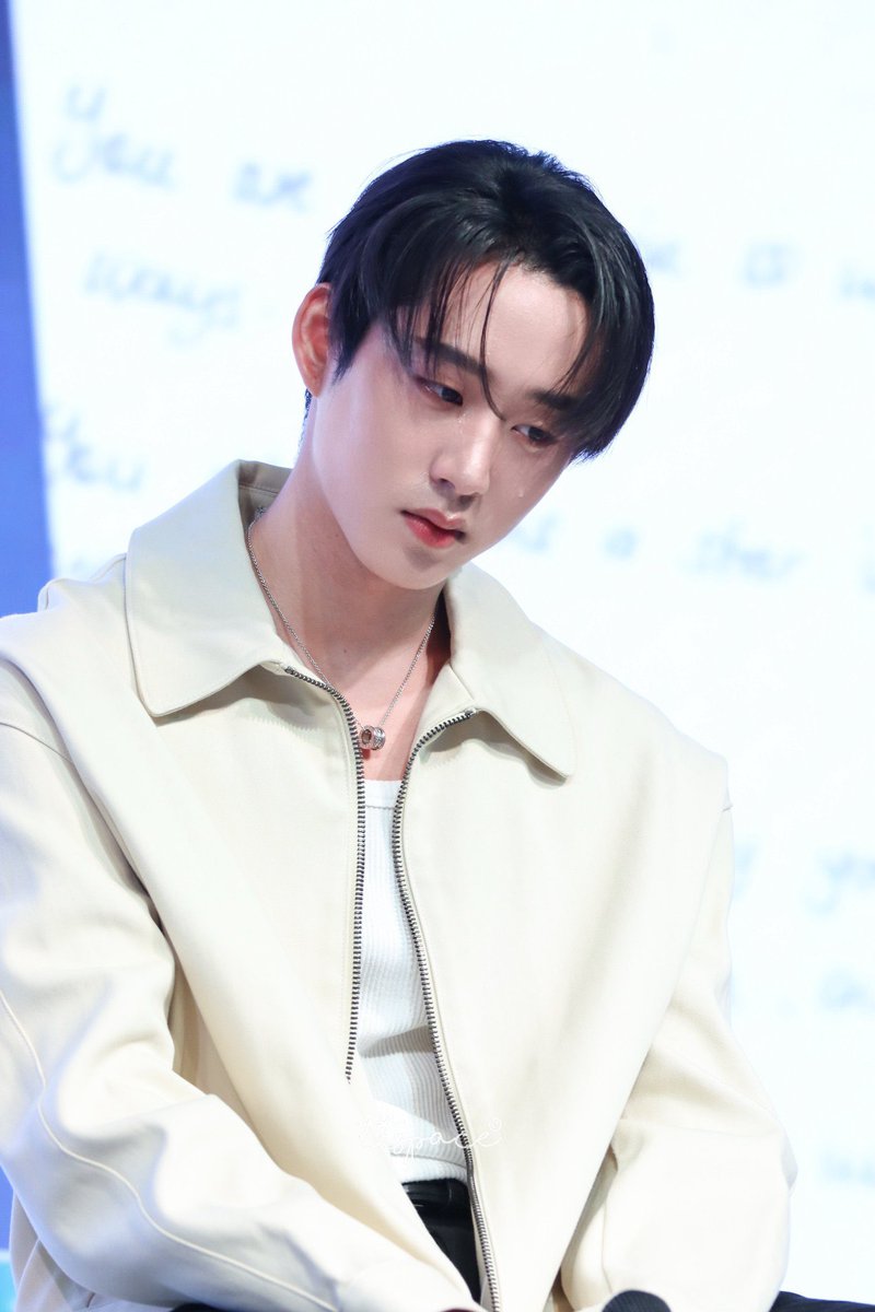 𝙀𝙨𝙩. tweet media