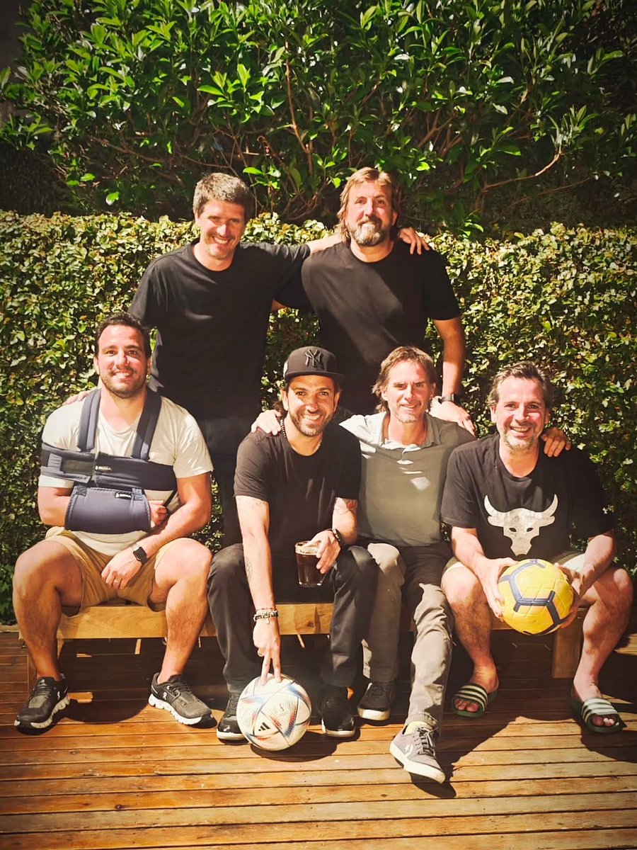 La Vecchia de Atalaya ⚽️

Amigos, hermanos, familia.
Una amistad fuerte y natural. Todo lo que hace bien en la vida. 
GRACIAS 💫🙌🏻❤️

#fútbol #amigos #club #Atalaya