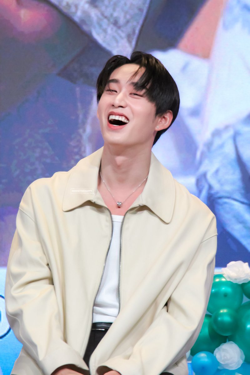 𝙀𝙨𝙩. tweet media