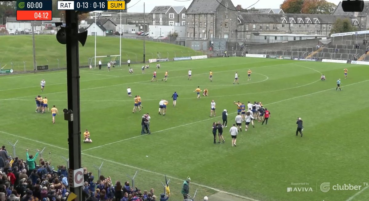 Summerhill hold on - big Adam Flanagan with some massive plays including the last fetch after the hooter as Ratoath chased an equalising goal. Frayne brothers kicked 0-12 between them.

9th SFC title for Summerhill - won four in-a-row from 74-77, 1986 and four since 2011 🏆 #GAA