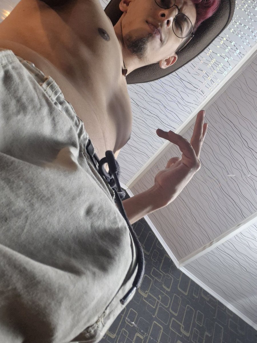 forever22_a's tweet photo. Que gonorrea... Hoy amaneci con ganas de chupar culo todo el dia . 😈😈😈 https://t.co/ztSovmsGBX