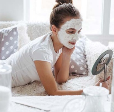 Skincare e social media: adolescenti tra tendenze virali e rischi per la pelle ... leggi tutto bgsalute.it/86-2025/4628-s…