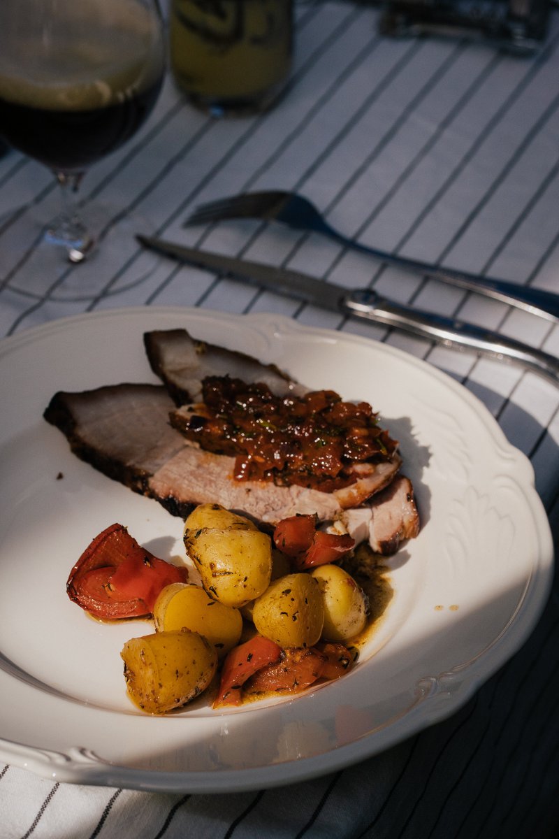 The final boss of the weekend – pork knuckle. It was cooked for 12 hours in sous vide, then smoked for 1 hour. Served with baked potatoes and pepper in a pork fat that left from sous vide.