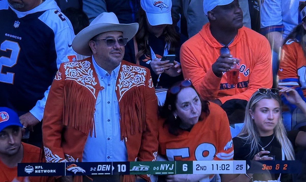 SveltSelf's tweet image. NFL cOmINg aCRoSs tHe drInK ReCKoN I'lL sPoRT ThAt FriLLy JAckUt!