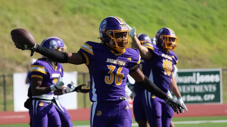 CorionPowers's tweet image. Against the #1 and #10 teams in the nation !!!!!